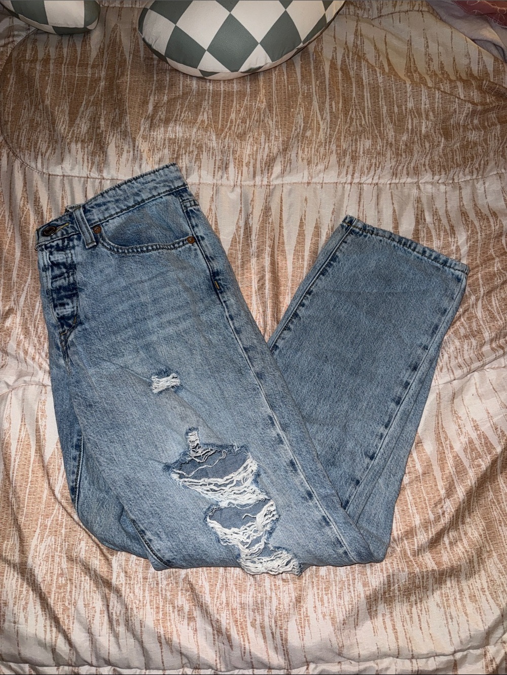 Light Blue Distressed Boyfriend Jeans – Casual Relaxed Fit